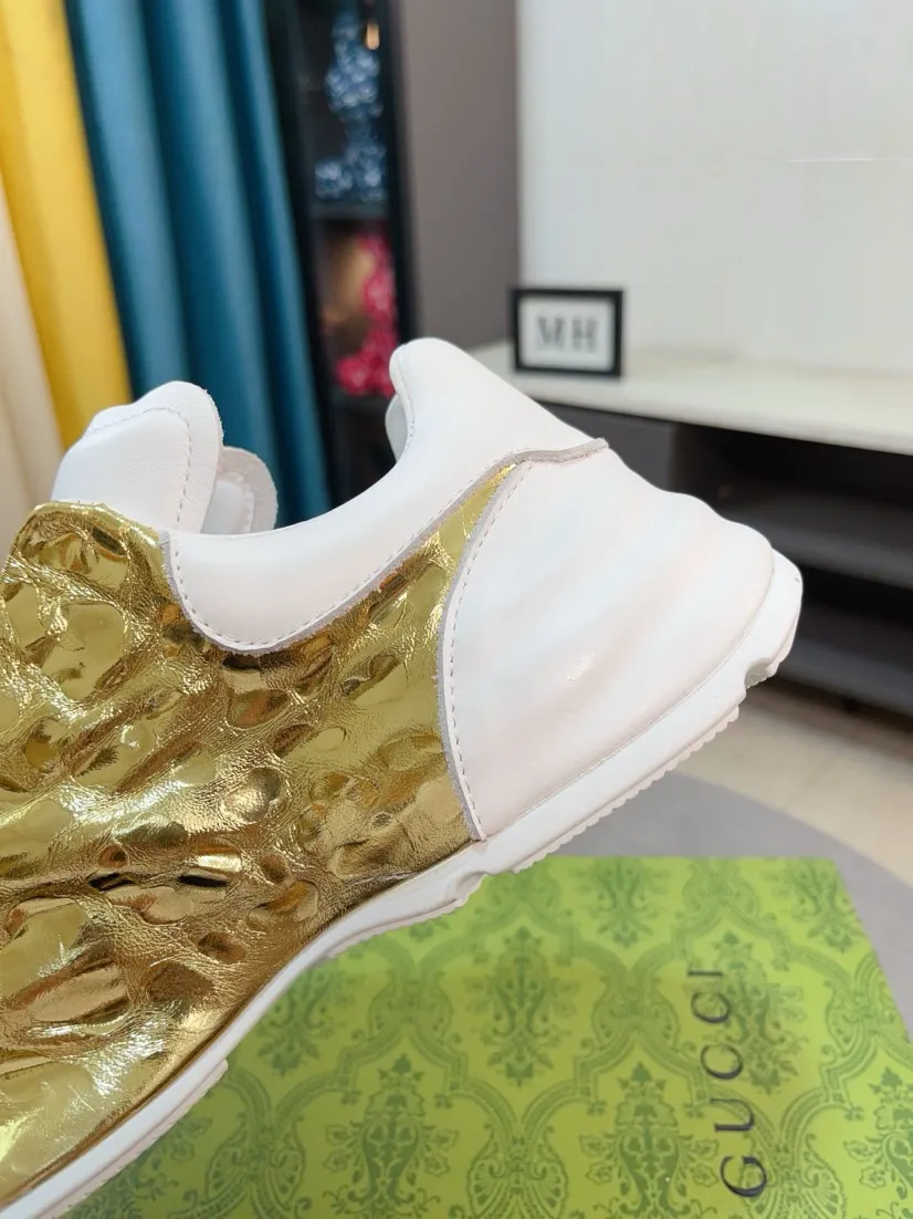 Men's shoes 💰560🌹🌹【GUCCI】pop-up casual sneakers with daddy outsole, breathable and comfortable, easy to walk, versatile style for trendy men, upper with cowhide edge and rhinestone design on the outsole➕genuine leather lining➕Gucci's popular original outsole, sports and running style, super comfortable. Code number 38-44